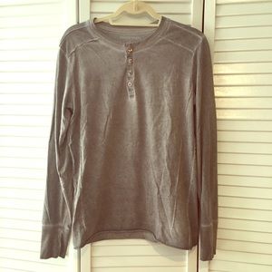 ROGUE STATE Distressed Henley